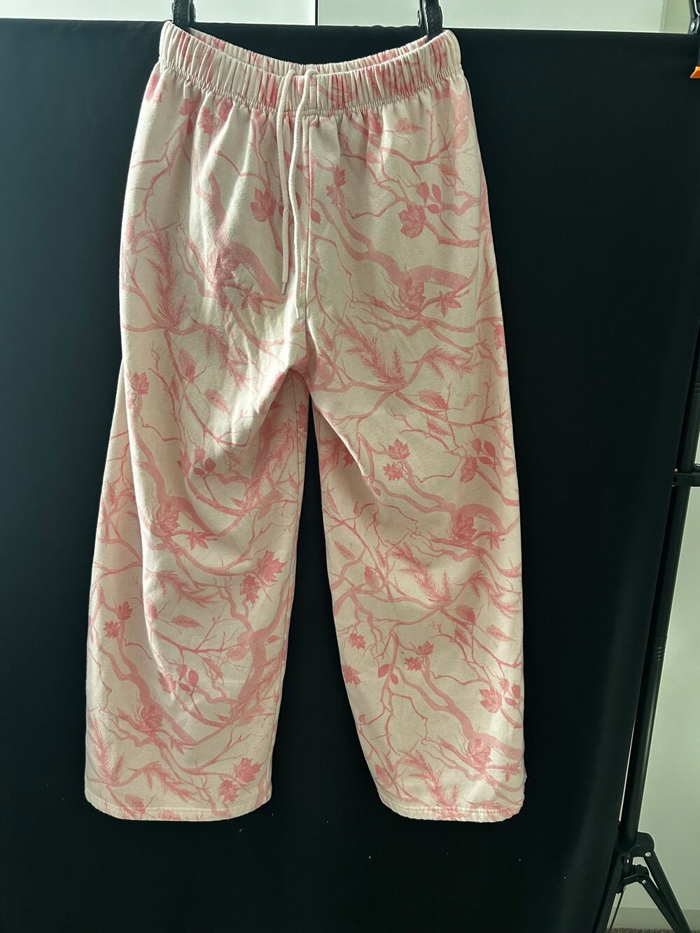 CARBON Pink Woodland Camo Sweatpants Women’s M Relaxed Straight Leg Drawstring
